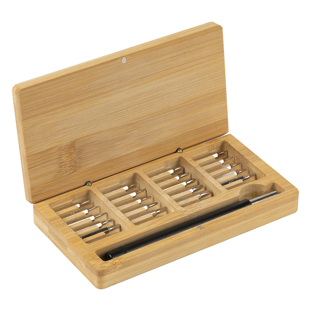 Odvijač sa izmenjivim nastavcima